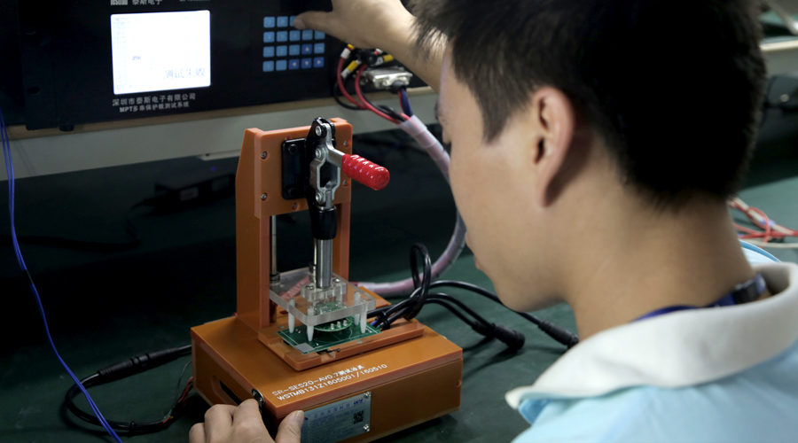 源码匠心良品，点亮智慧之路——深圳源码太阳能智慧路灯