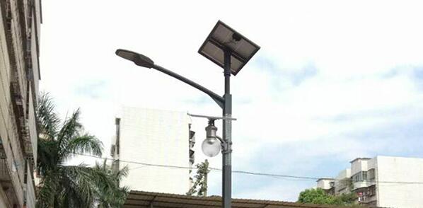 LED太阳能路灯为什么不停闪烁