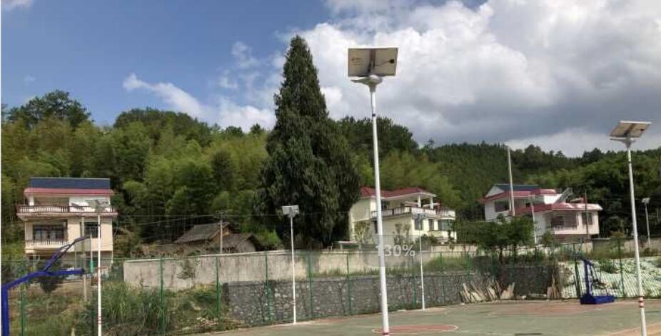 工地用太阳能路灯如何安装