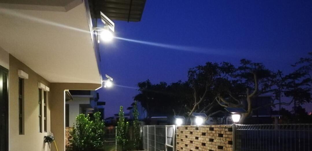 太阳能草坪灯由哪些部件构成