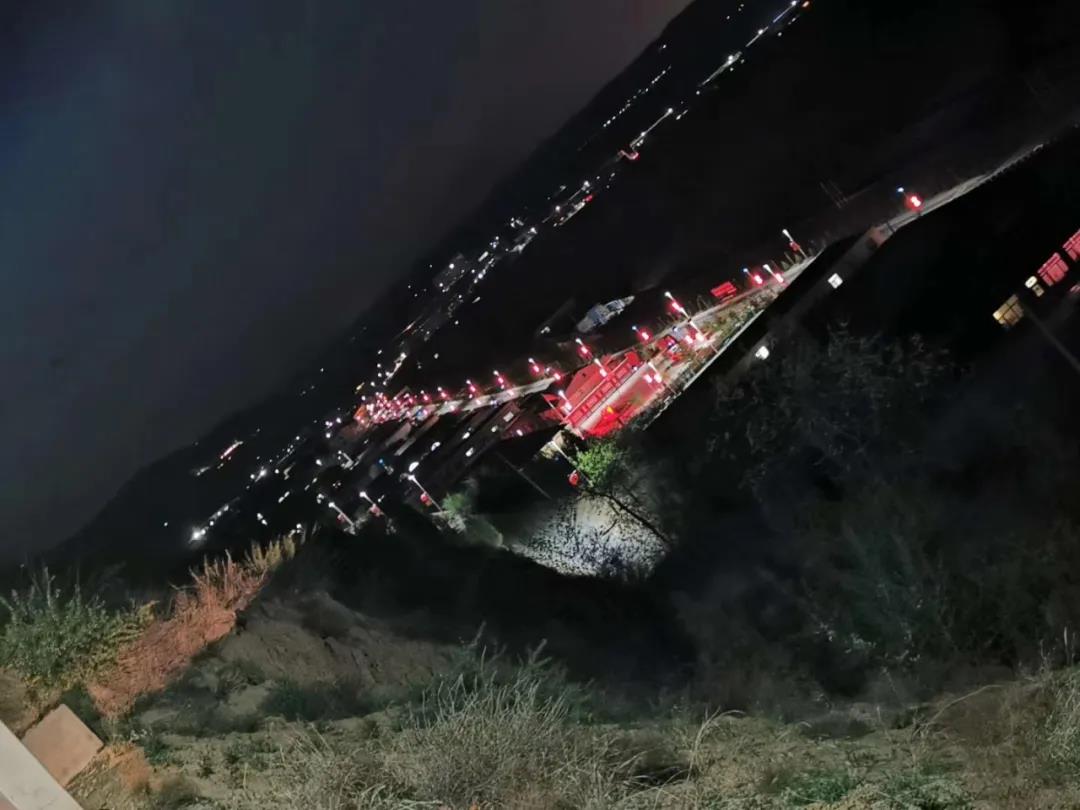 榆林基建“加速度”——源码助力建设物联网太阳能智慧路灯