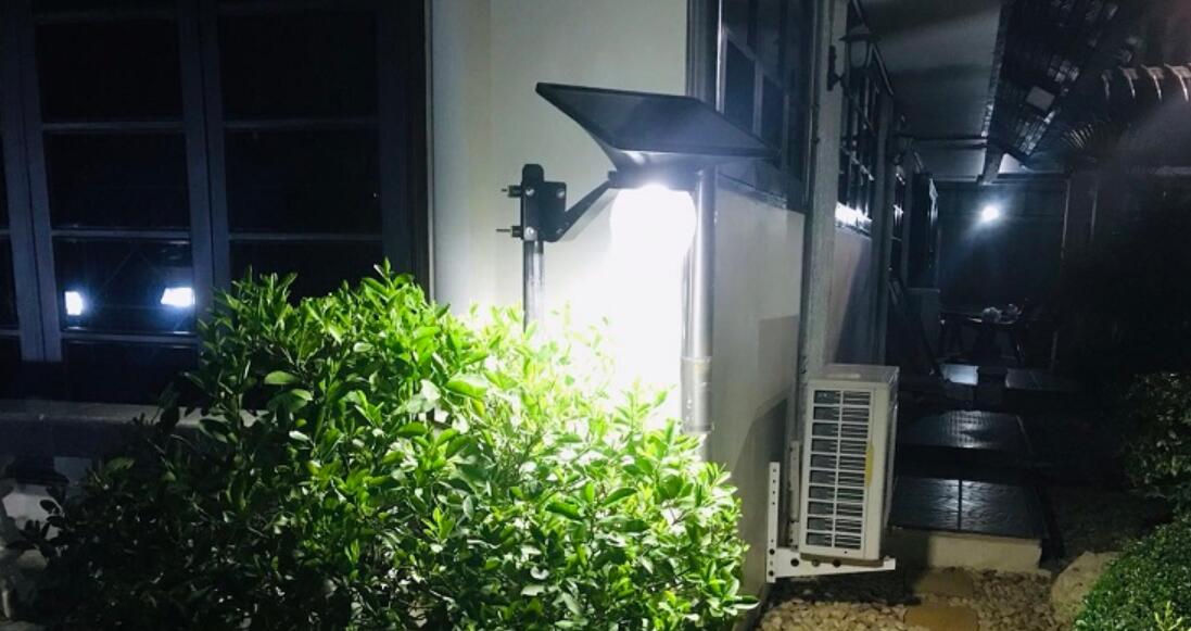 清洁太阳能路灯的方法