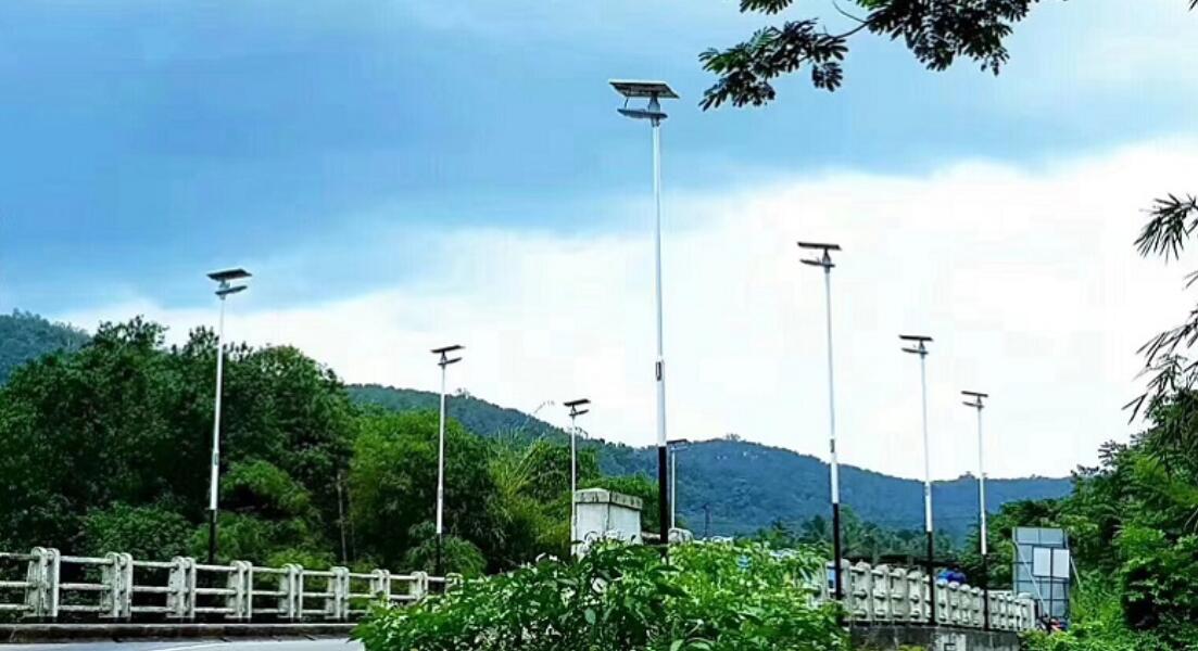 太阳能路灯选用锂电池特点