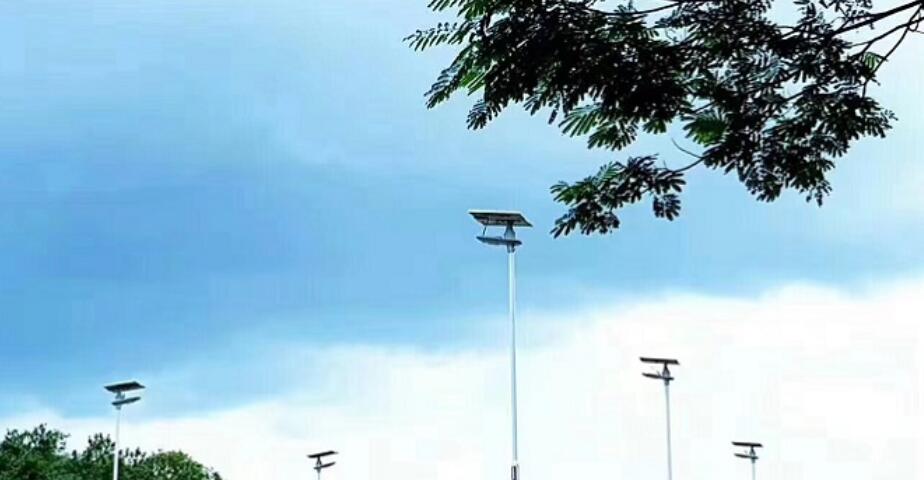 安装LED太阳能路灯设备技术