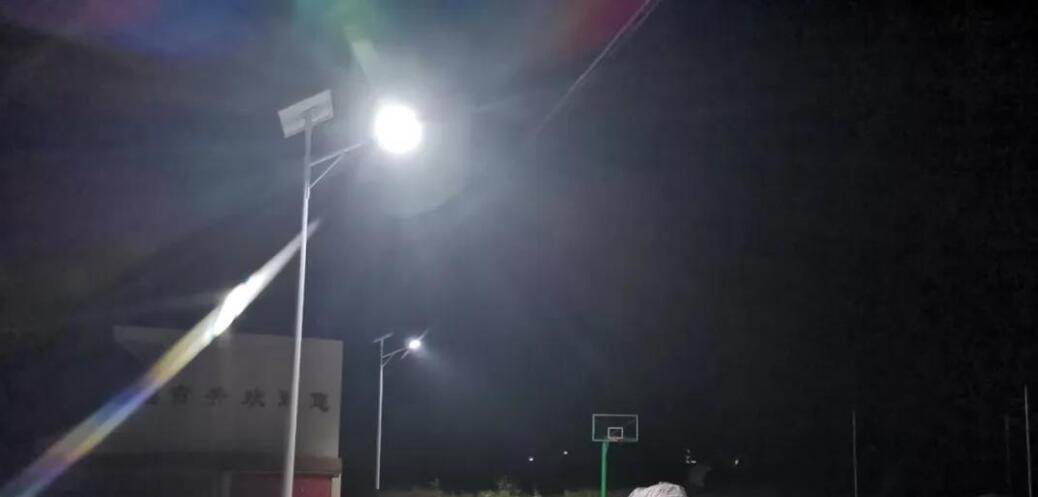 锂电太阳能路灯设计原理