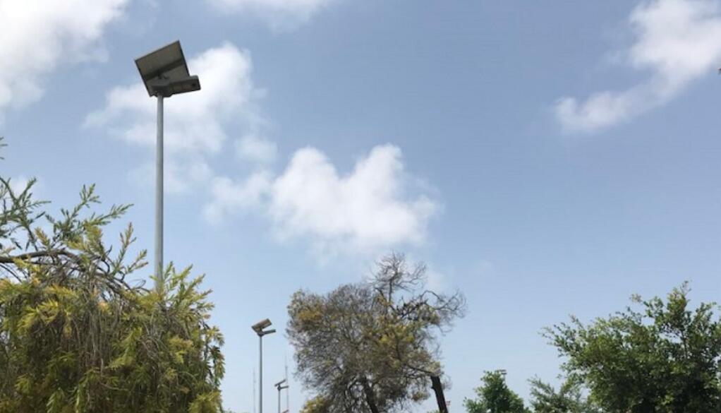 铝合金型材路灯安装方法