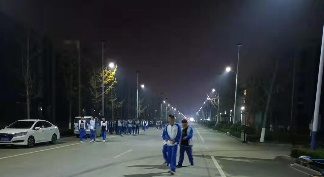 多功能太阳能控制器特点