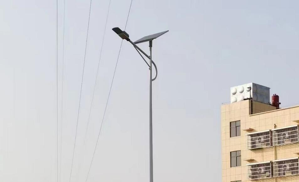 太阳能路灯夏季如何保养