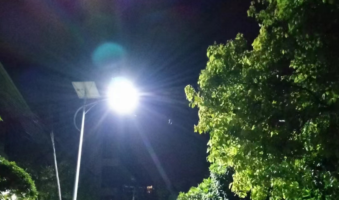 太阳能路灯系统在道路照明中的应用