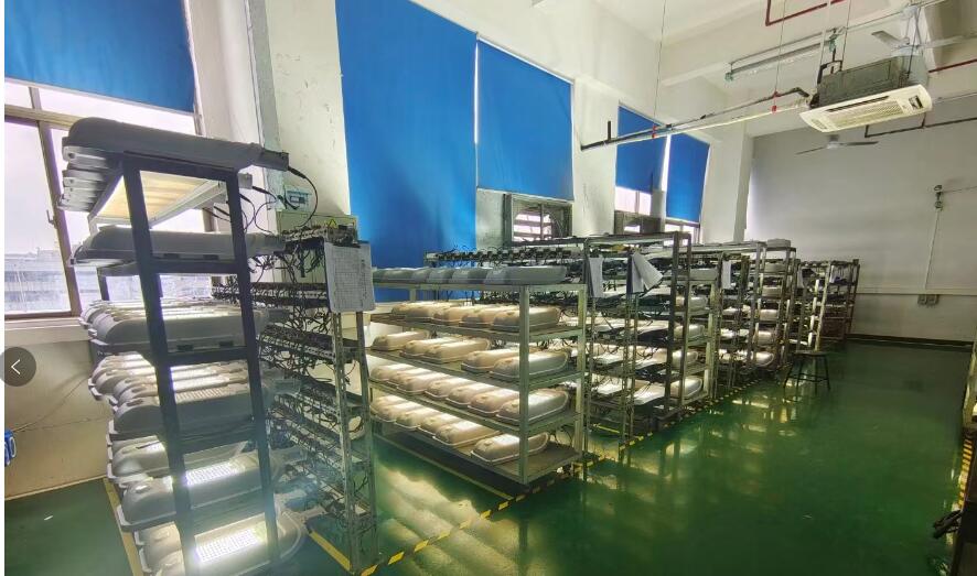 太阳能路灯怎样控制照明时间